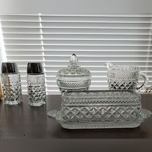 Wexford by ANCHOR HOCKINGClear Glass Dining Room Table Accessories